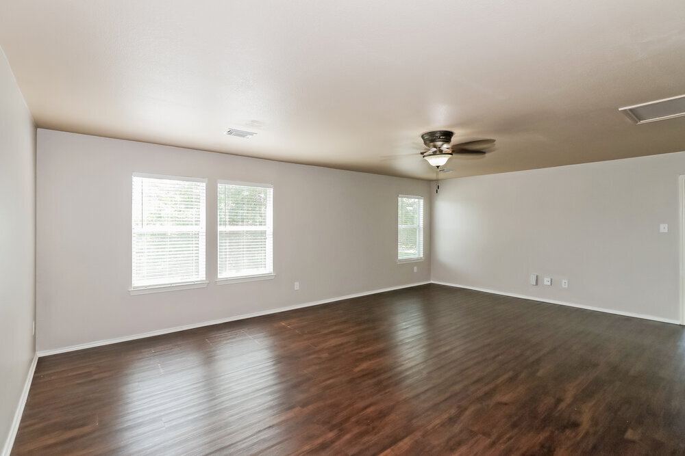 Building Photo - 5027 Oak Briar Ln