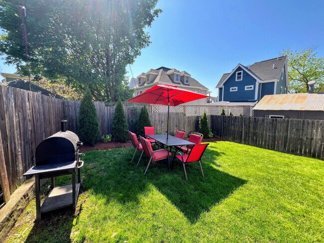 Building Photo - 7 Summit Ave