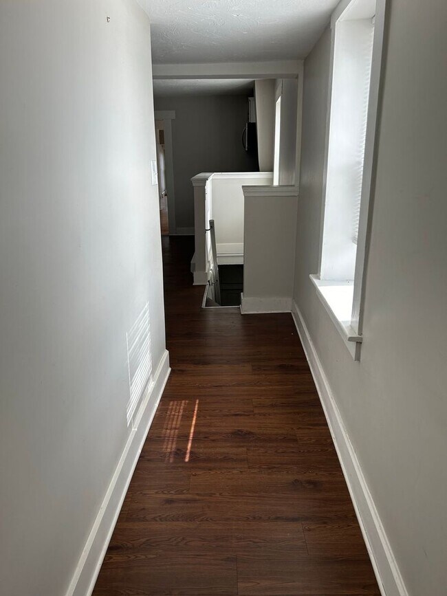 Building Photo - 136 S Main St