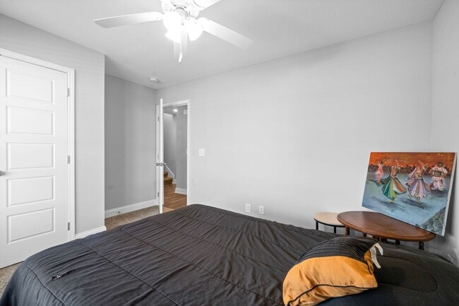Building Photo - 3 Bedroom 3 Bath Home with Bonus Room For Rent!