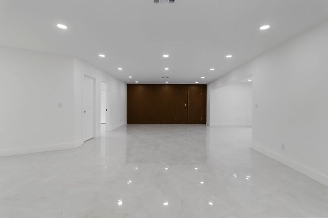 Building Photo - 3699 Liberty Square