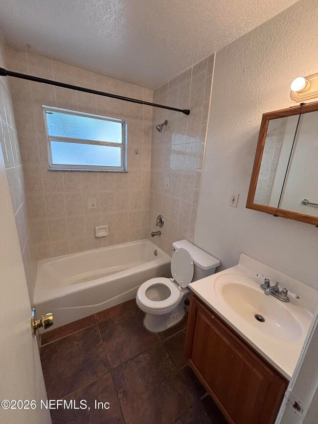 Building Photo - 212 Lincoln Ave