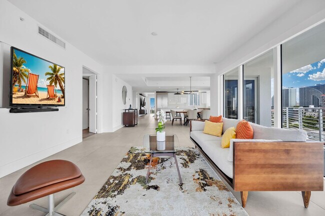 Building Photo - 612 Bayshore Dr