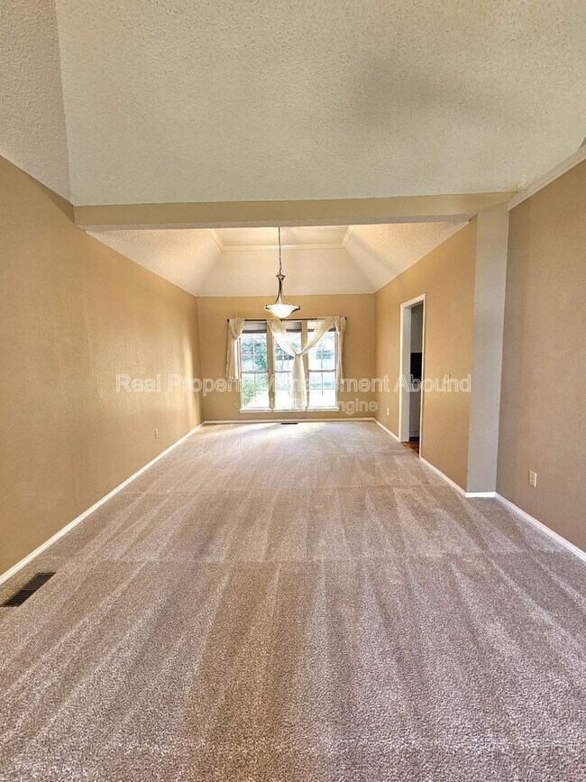 Building Photo - 4009 East 88th St S