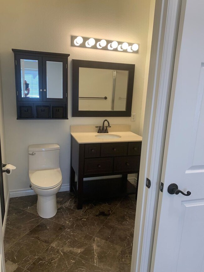 Building Photo - GATED, PRIVATE SUMMERLIN RETREAT!!