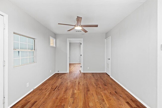 Building Photo - 1708 Payne Ave