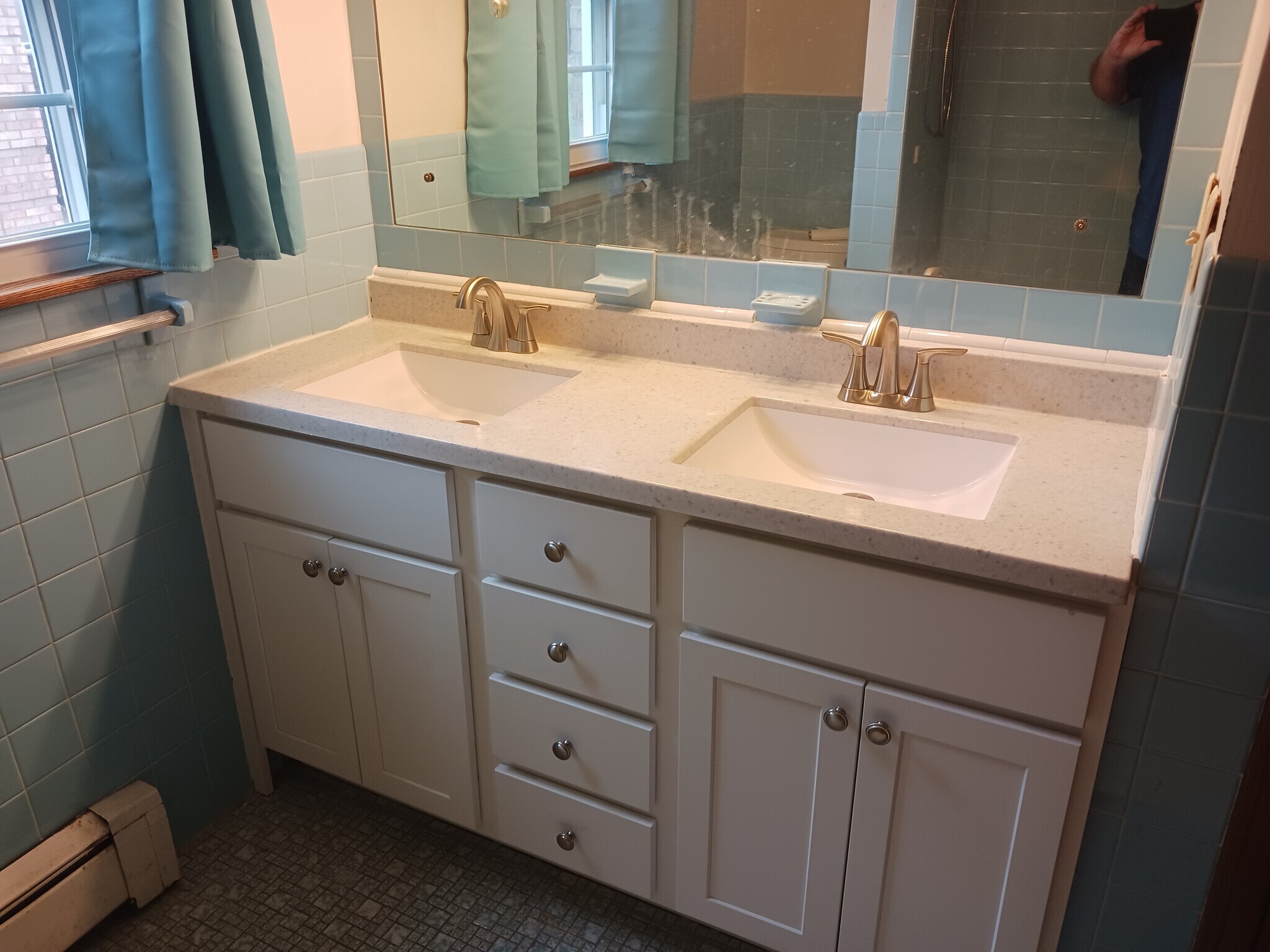 bathroom - 5721 Sheridan Rd