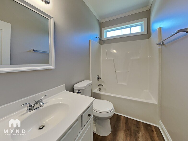 Building Photo - 209 Boulder Dr