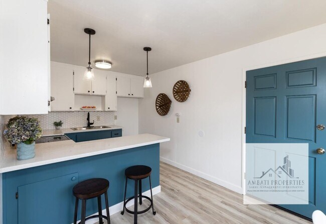 Building Photo - Monthly Rental Opportunity: Charming Singl...