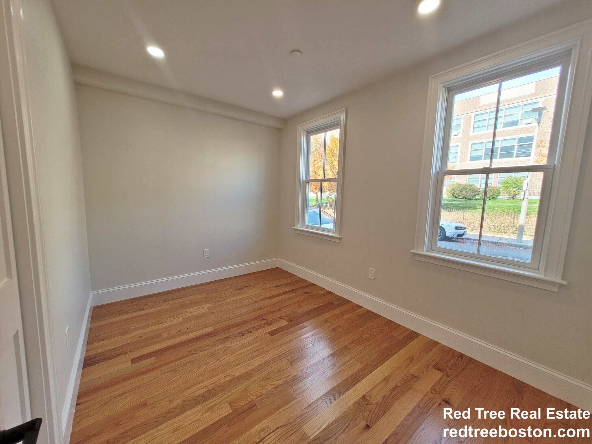 Building Photo - 81 White St