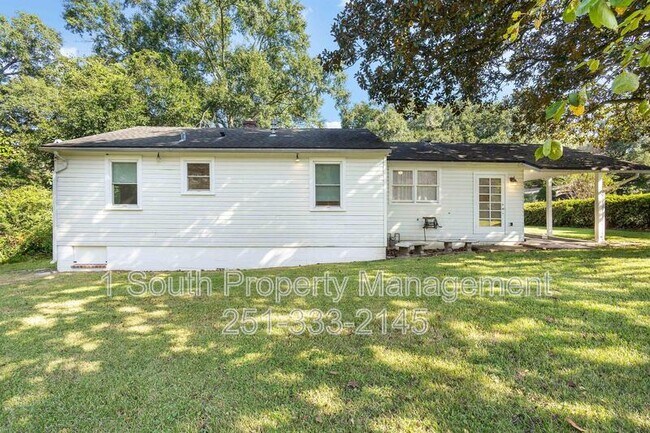 Building Photo - 5259 Border Dr S