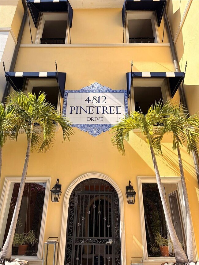 Building Photo - 4812 Pine Tree Dr