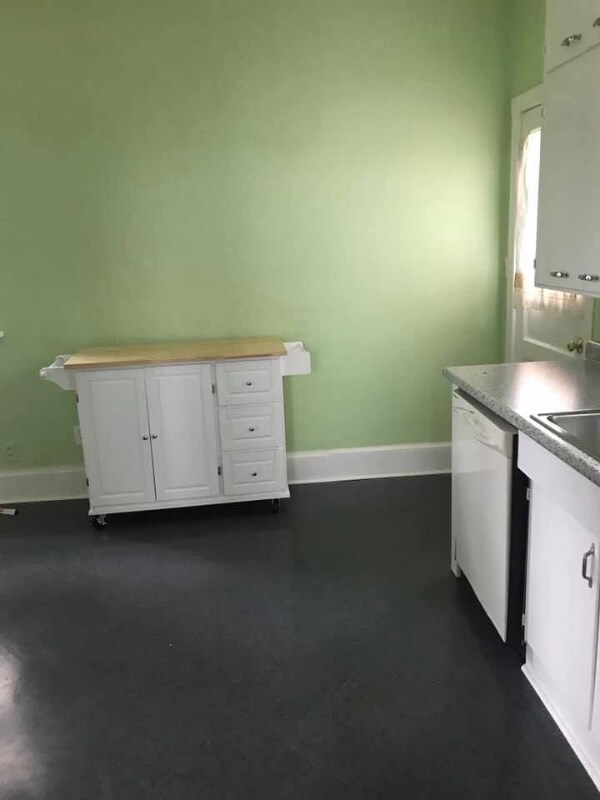 Building Photo - 141 W Northwood Ave