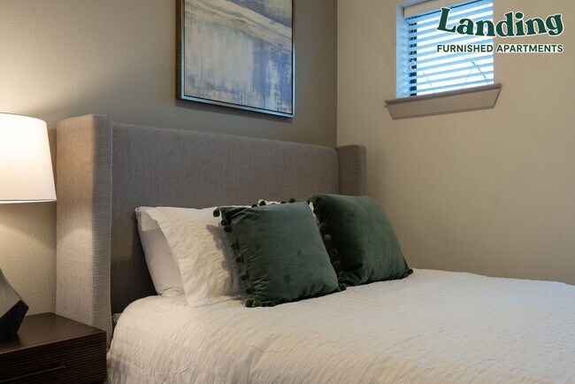 Building Photo - 1630 E 6th St