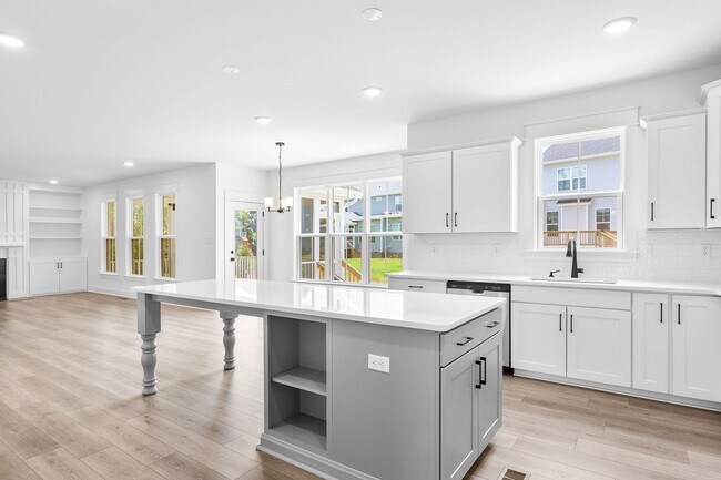Building Photo - Brand New 4BR Luxury Home in Collington East