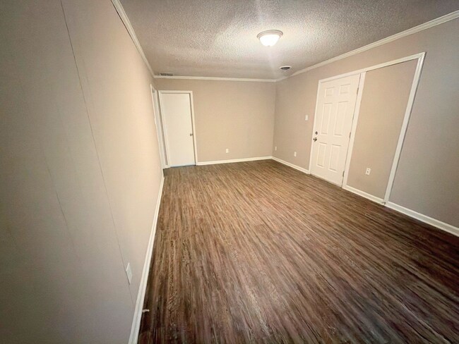 Building Photo - 4066 Berrywood Ave
