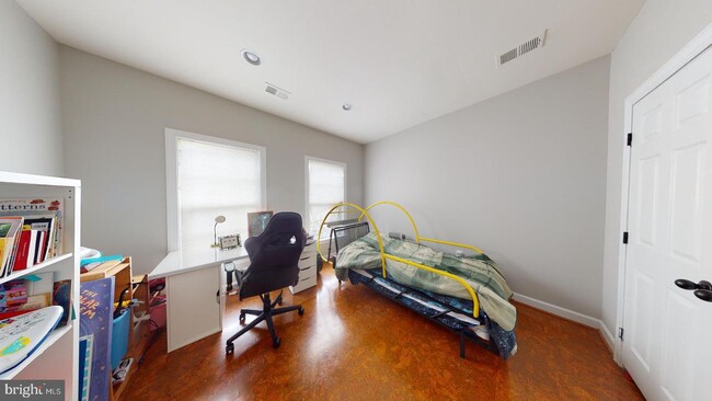 Building Photo - 5505 Victory Loop