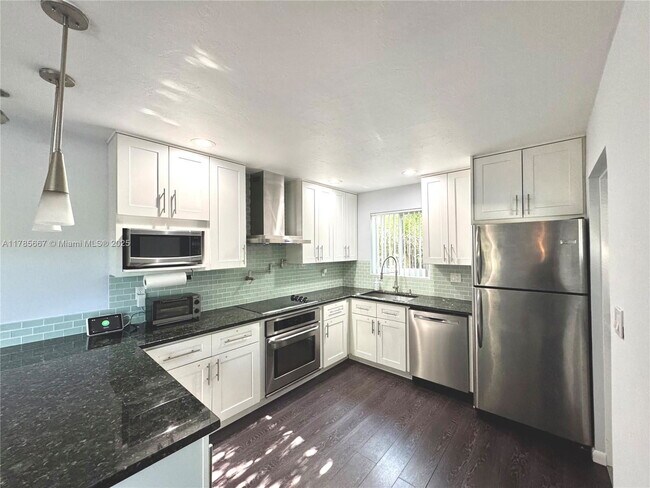 Primary Photo - 1280 NE 38th St