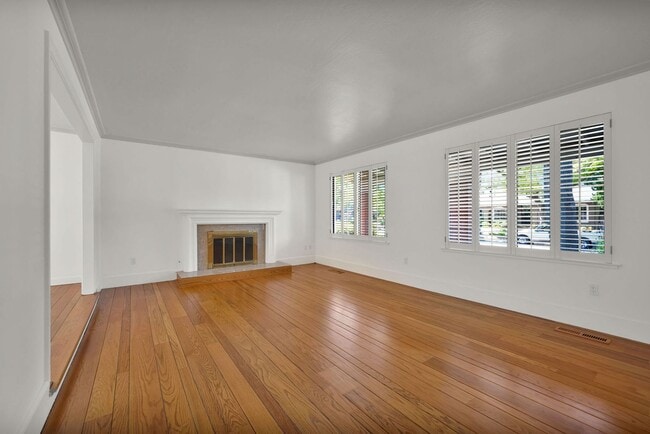 Building Photo - Executive Saratoga Home | Pool & Spa | Lynbrook High School District