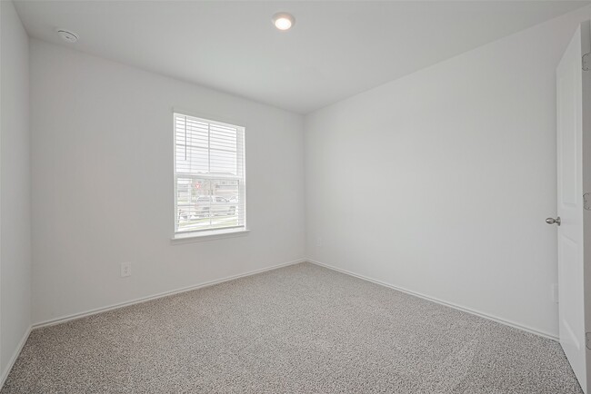 Building Photo - 4207 Zeke Ests Ln
