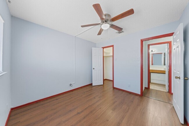 Building Photo - 7919 Wayside Trail