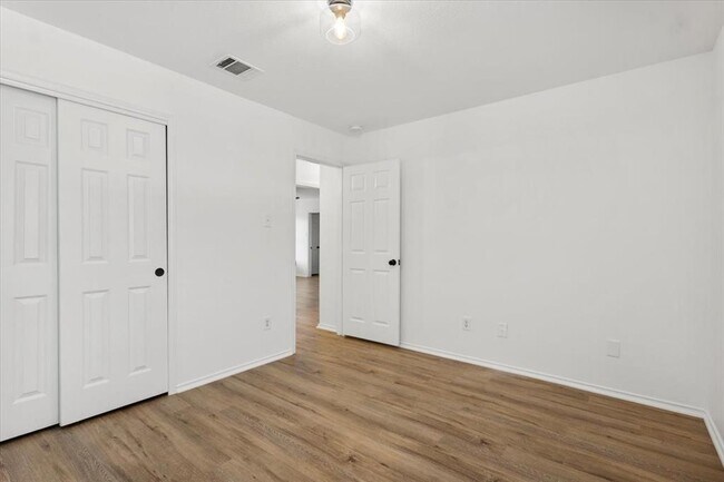 Building Photo - 2219 Ada Ln