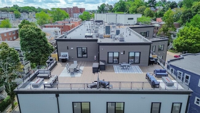 Building Photo - 500 Talbot Ave