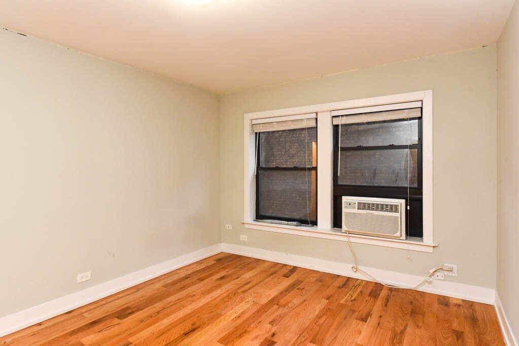 Building Photo - 553 W Arlington Pl