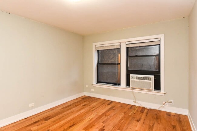 Building Photo - 562 W Arlington Pl