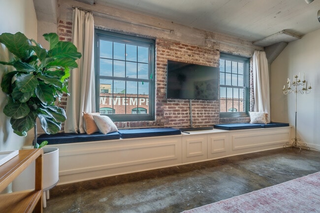 Building Photo - 505 Tennessee St