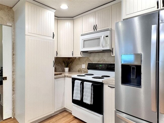 Building Photo - 1135 Colony Arms Dr