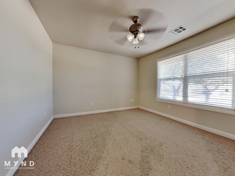 Building Photo - 14202 N Bolivar Dr