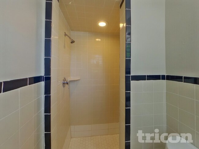 Building Photo - 2761 59th Ave N