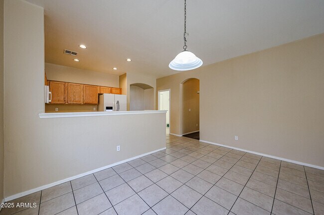 Building Photo - 44115 Askew Dr