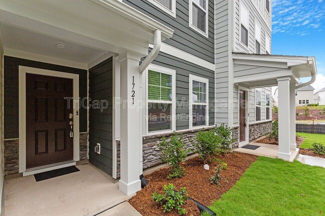 Building Photo - 1721 Chirping Trl