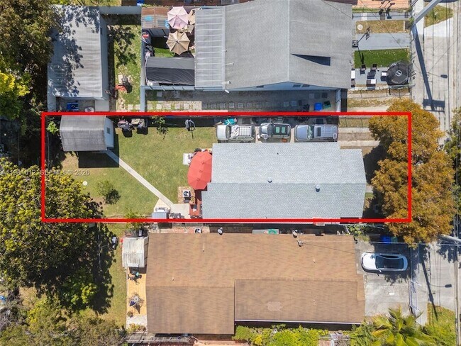 Building Photo - 3055 NW 23rd Ave