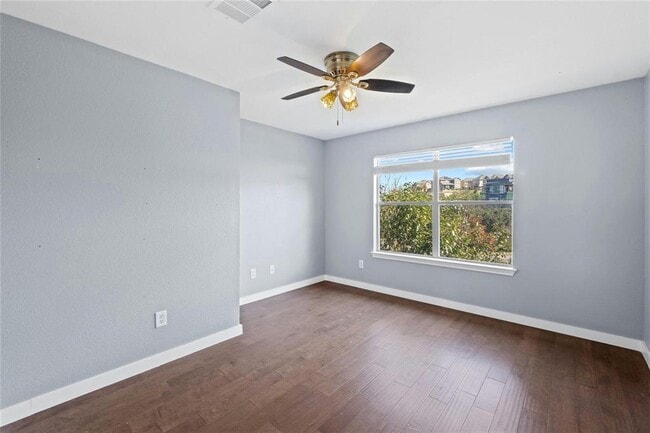 Building Photo - 11 White Magnolia Cir