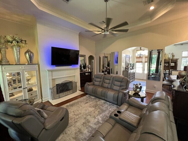 Building Photo - Luxury 4 Bedroom Home in Zachary’s Audubon Lakes
