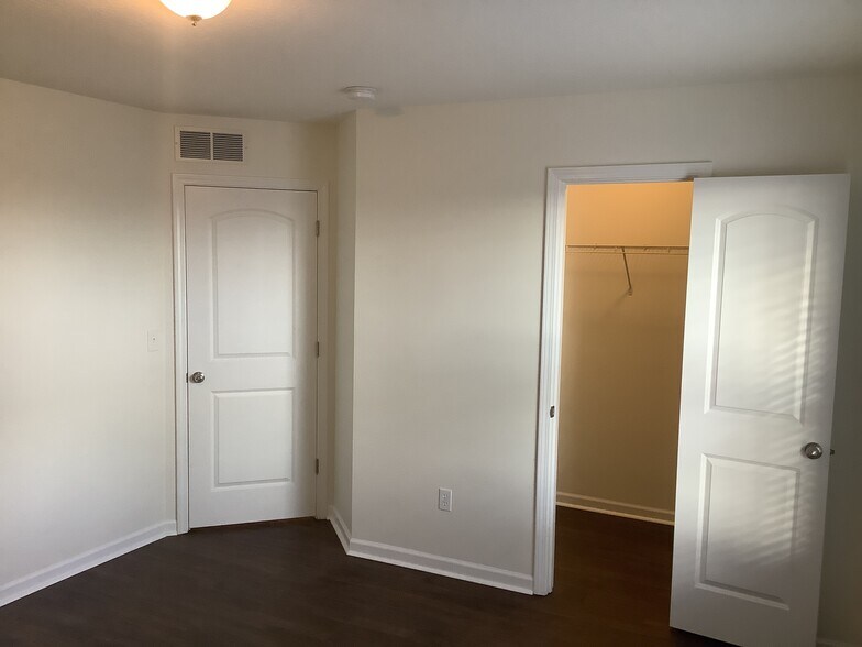 Building Photo - 9911 Codyview Dr