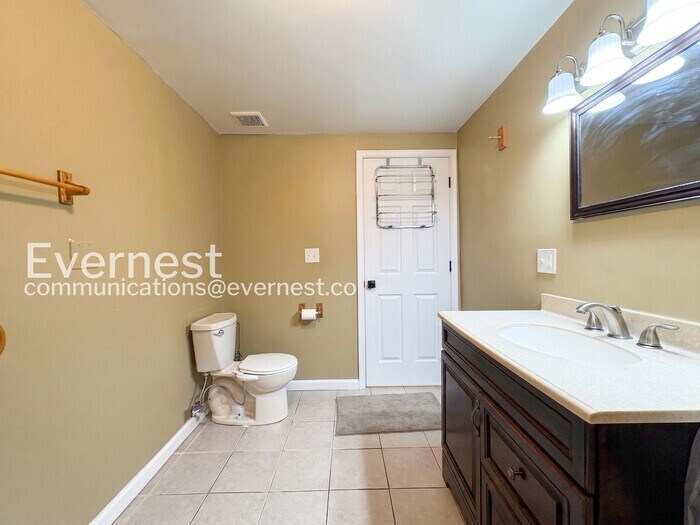 Building Photo - 6405 Loch Crest Ct