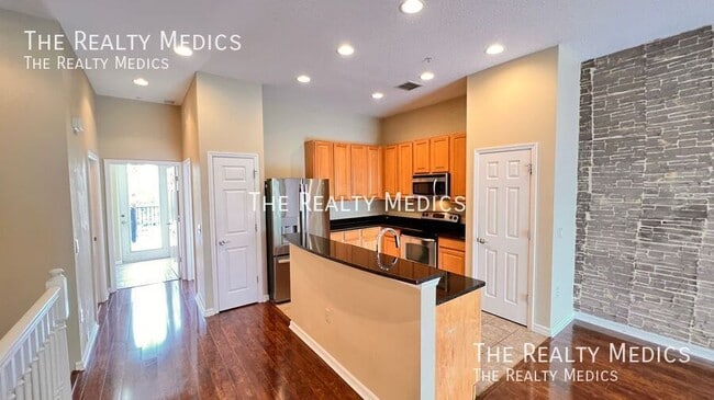 Building Photo - 3732 Avalon Park E Blvd