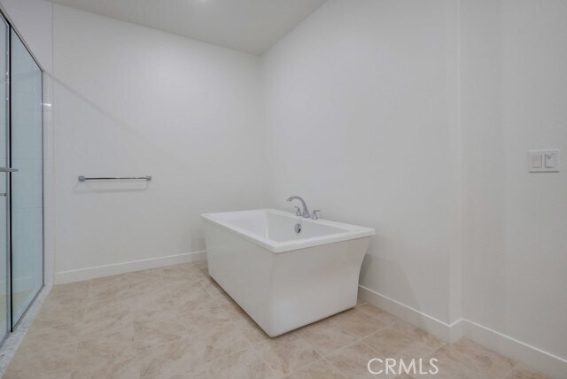 Building Photo - 3214 Rivington