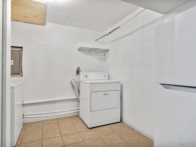 Building Photo - 217 Jubaka Dr