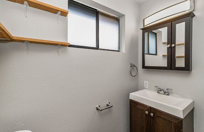 Building Photo - Cute 1 bedroom close to everything in Everett