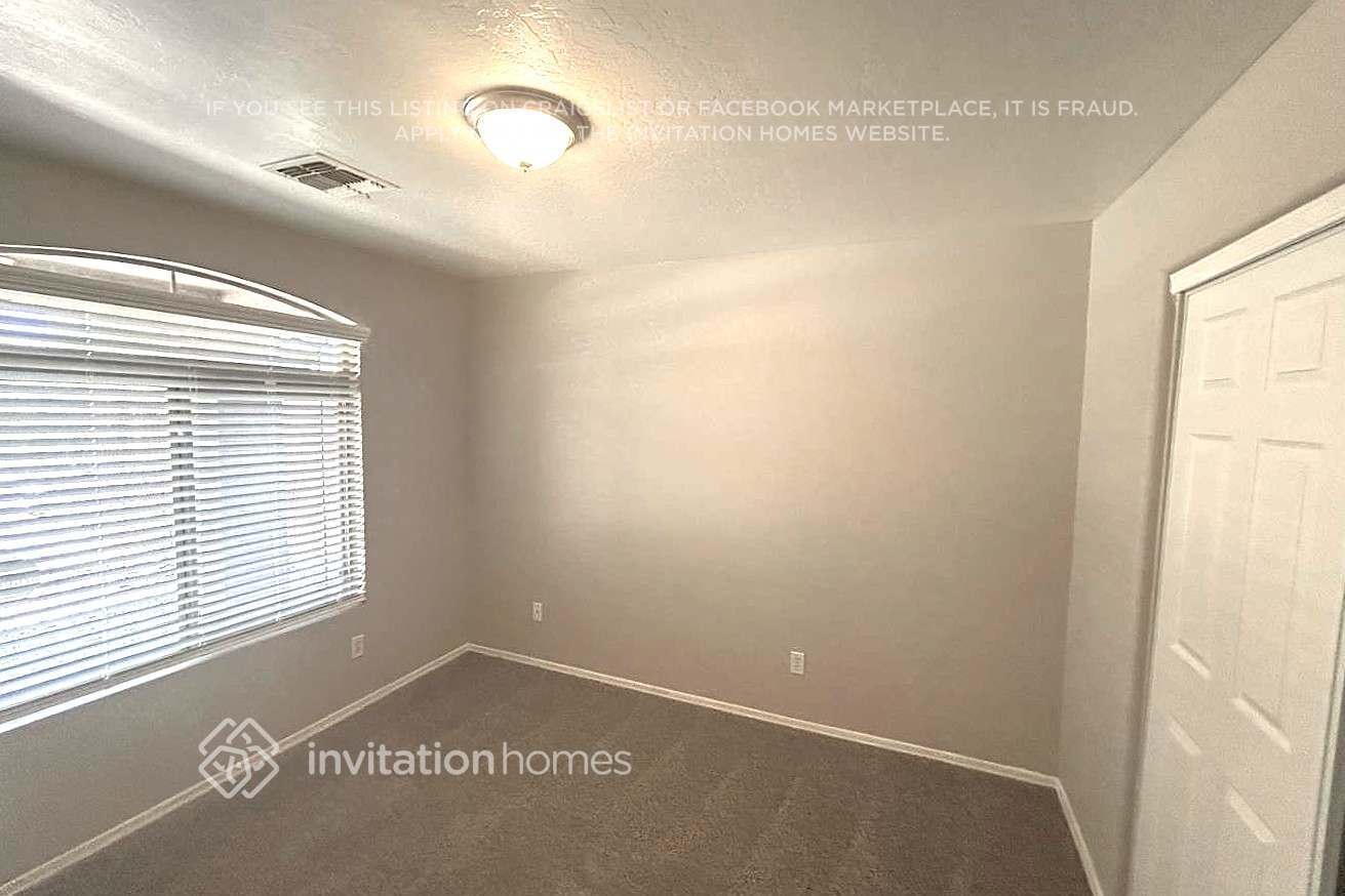 Building Photo - 3417 W Wayland Dr