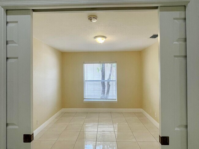 Building Photo - 2425 Pigeon Cay