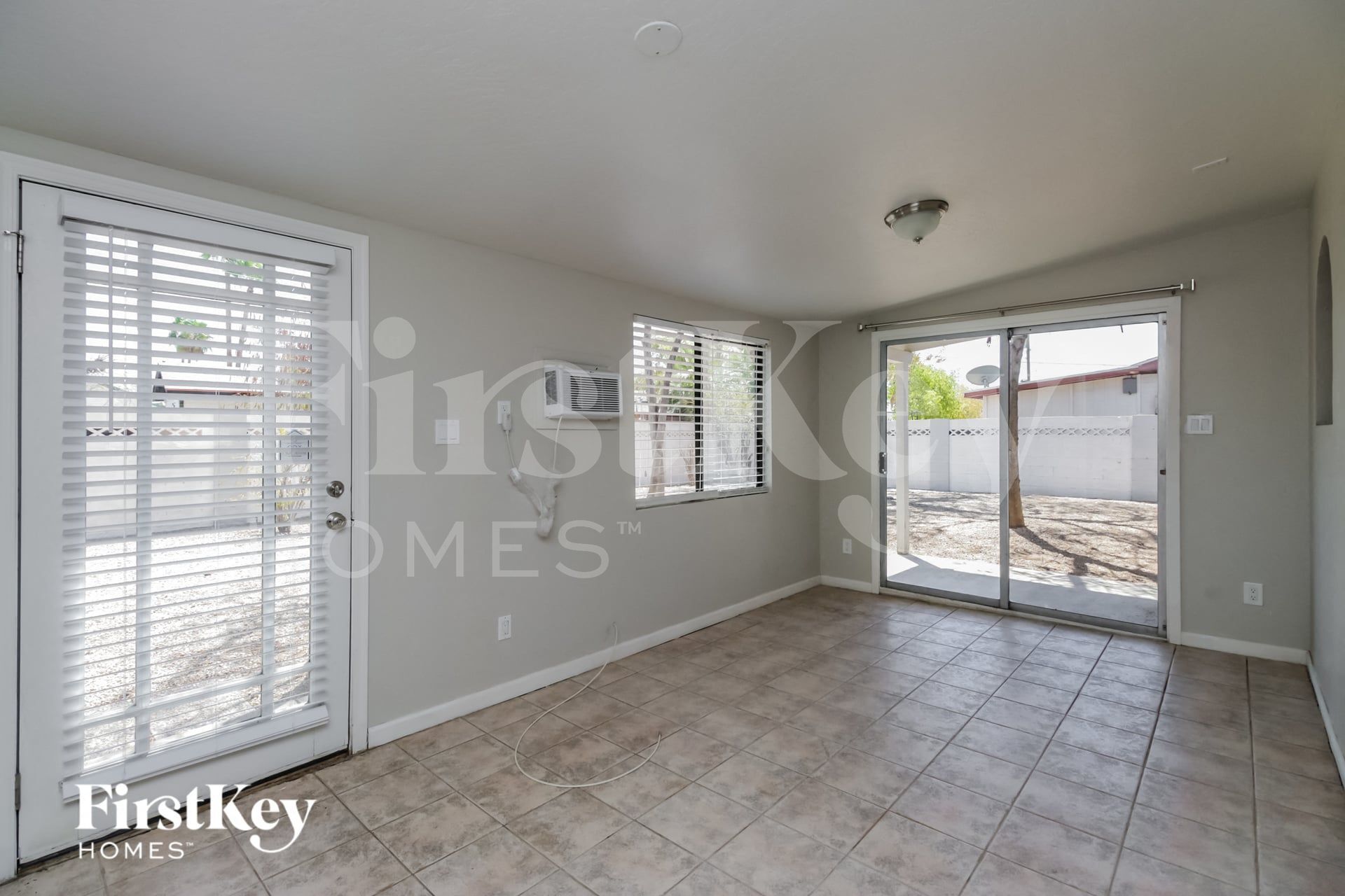 Building Photo - 1707 S Hardy Dr