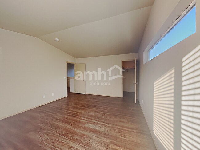 Building Photo - 9609 200th St E