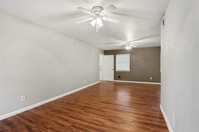 Building Photo - 1202 Crane Dr