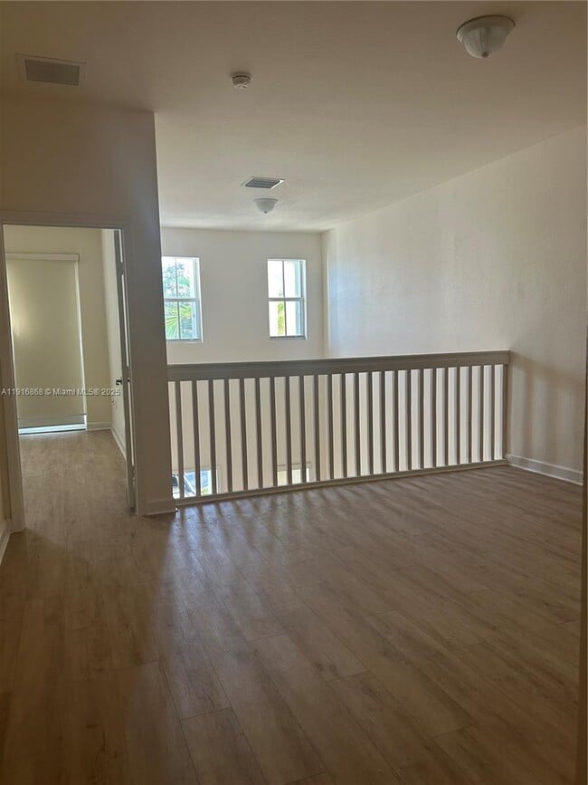 Building Photo - 10771 NW 76th Ln